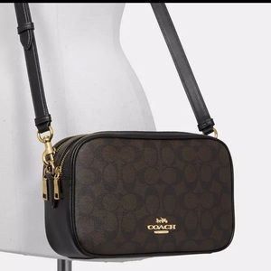 Jes crossbody Bag In Signature Canvas